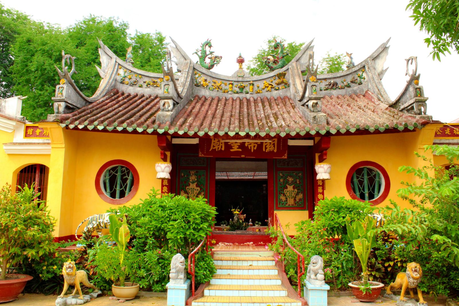 Tín ngưỡng dân gian của người Hoa ở Tây Ninh