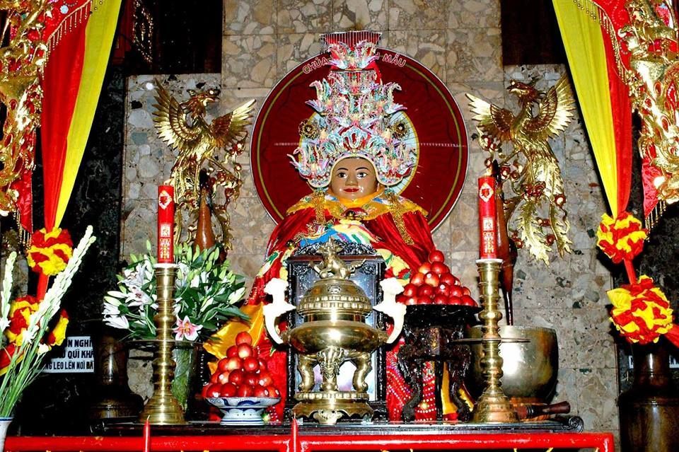 Tín ngưỡng thờ Thiên Ya Na ở Trung Bộ 