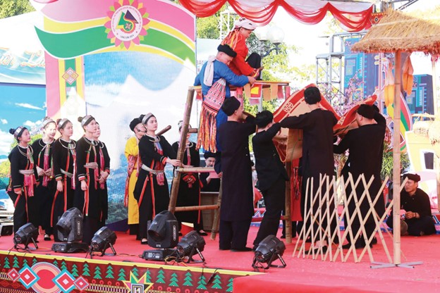 Lễ Thuổm Cuổn của người Sán Chỉ (Cao Bằng)
