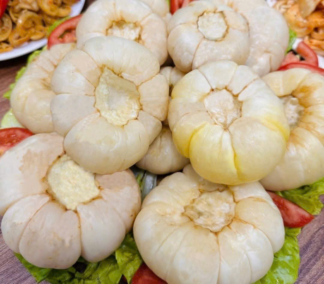 Cà bát muối nén - Món ăn truyền thống của làng Khương Hạ