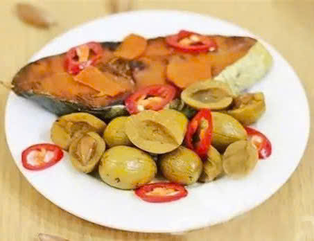 Trám xanh kho cá – Hương vị núi rừng Tây Bắc