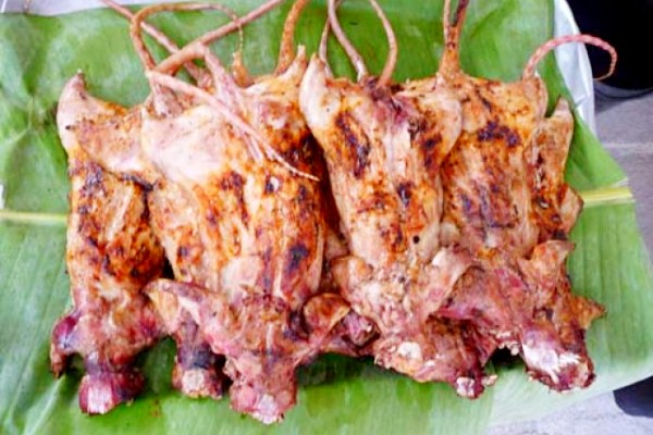 Hương vị đồng quê: “Gà đồng” khía nước dừa