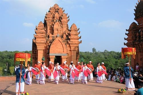 Lễ hội Katê lung linh sắc màu văn hóa Chăm