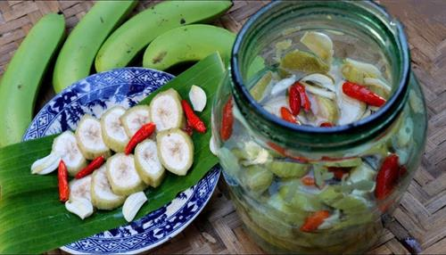 Món ngon miền Trung Nam Bộ: Dưa chuối chát
