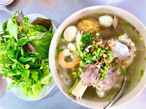 Bánh canh Long Hương – Thương hiệu đặc sản  Bà Rịa - Vũng Tàu