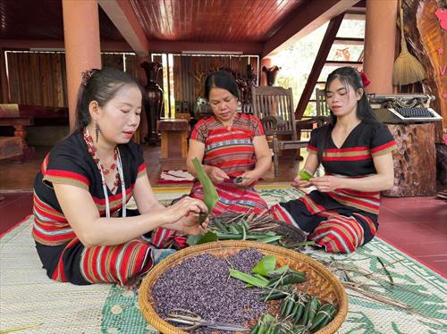 Bánh Aquat – Hồn ẩm thực Pa Kô giữa đại ngàn Trường Sơn