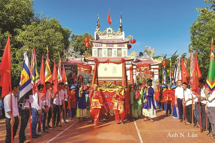 Nét đẹp văn hóa qua Lễ hội Dinh Thầy Thím