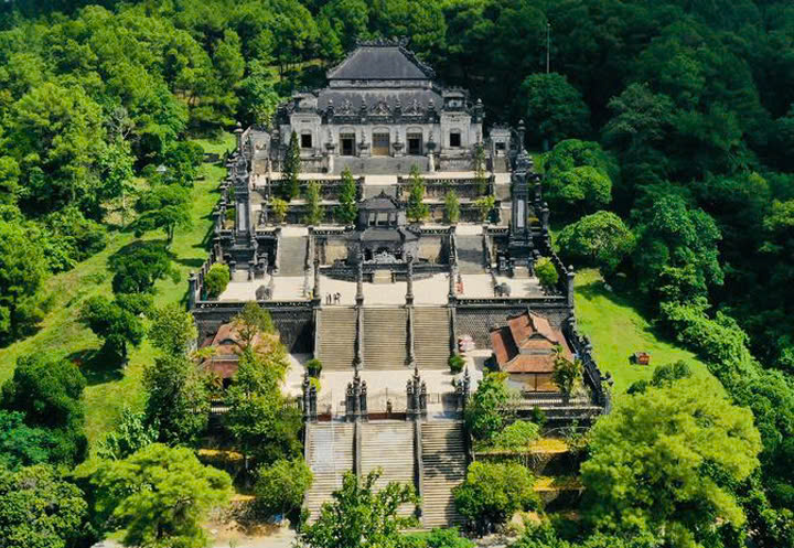 Lăng Khải Định , thuộc quần thể di tích Cố đô Huế