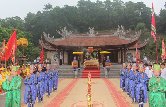 Tín ngưỡng thờ cúng Hùng Vương đạo lý uống nước nhớ nguồn 