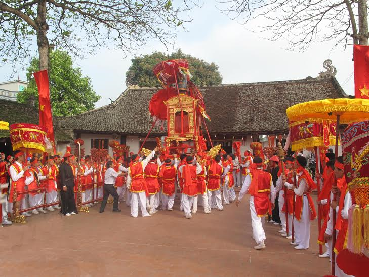 Thành hoàng là người ngoại bang