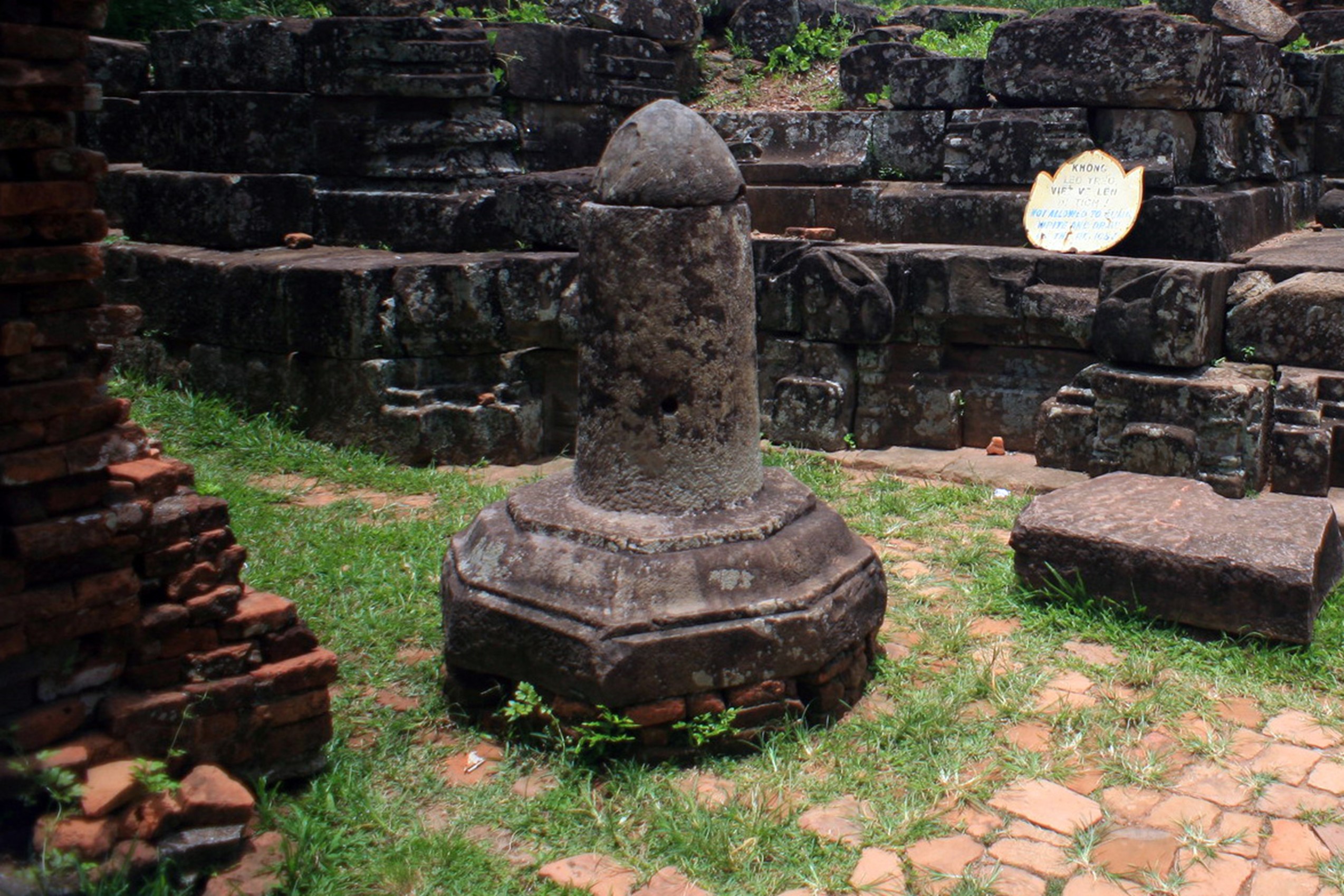 Những điều cần biết về tục thờ Linga và Yoni của người Chăm
